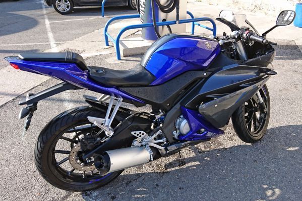 Yamaha yzf R125 d'occasion à vendre sur Marseille 2014 1ère main